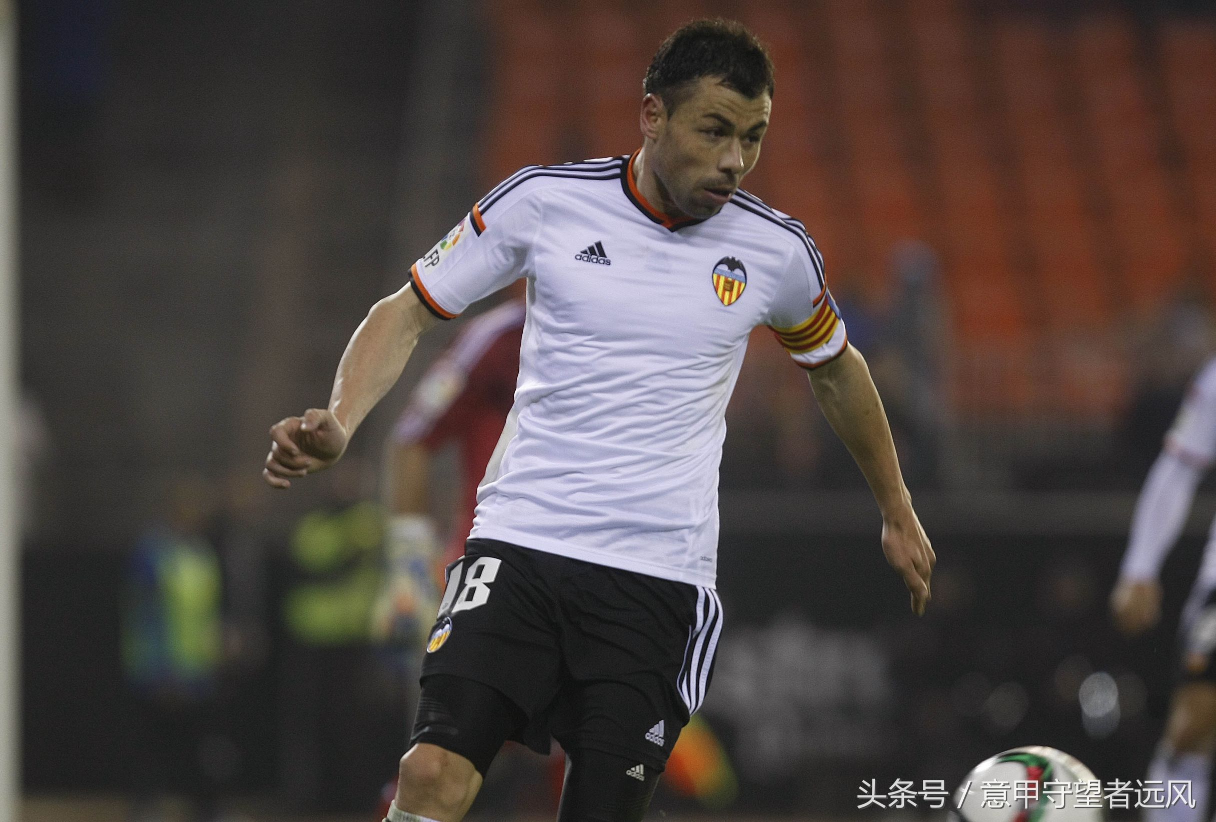 U球-刚刚！瓦伦西亚围绕德甲伤情更新尤文图斯转会期更衣室发声，里昂单刀错失备战荷甲的简单介绍